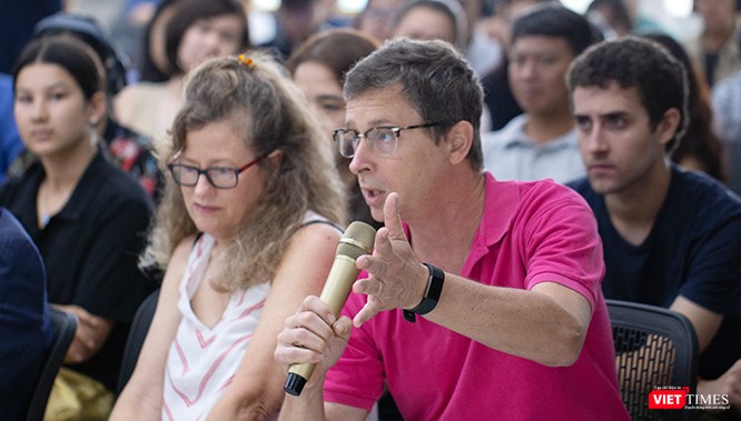 ... lẫn khách mời là những người nước ngoài đang sinh sống, làm việc tại Việt Nam hôm 29/12/2019 vừa rồi. Ảnh: Nguyễn Luân.