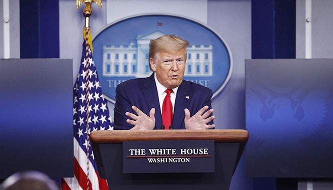 Ván cược chính trị của ông Trump khi mở cửa lại nền kinh tế Mỹ