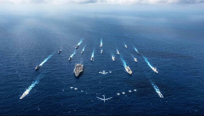 Căng thẳng Mỹ - Trung leo thang ở mức độ chưa từng có với điểm nóng Biển Đông. Mỹ đã tăng cường các hoạt động quân sự tại đây. (Ảnh: U.S. Navy)