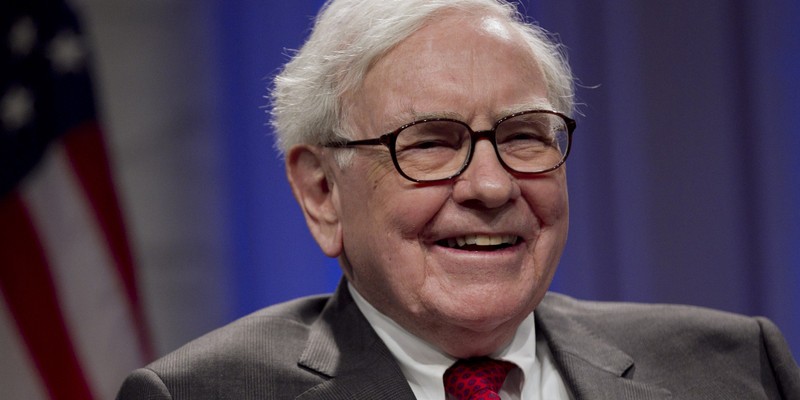 Warren Buffett: Đừng"đầu tư kiểu “điếu xì gà hút dở” khi bạn kiếm được vài hơi thuốc miễn phí". Ảnh: Getty