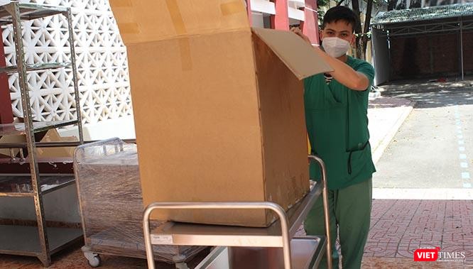 Trong quá trình điều trị, Trung tâm sẽ tổ chức nhóm chuyên gia hồi sức, hội chẩn điều trị cho bệnh nhân trên Internet theo phác đồ chung. Ảnh: GVT.