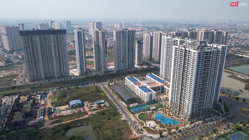 Tín dụng đang "chảy" mạnh mẽ vào thị trường bất động sản. Ảnh: HT 