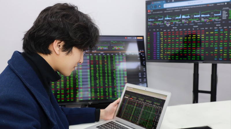 Nhà đầu tư chứng khoán cần chiến lược giao dịch thế nào trước tin thuế quan? 