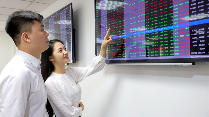 Thị trường chứng khoán đón loạt IPO "bom tấn". Ảnh minh hoạ: TĐ 