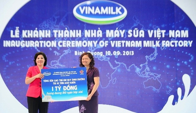 Bà Mai Kiều Liên trong một hoạt động xã hội từ thiện