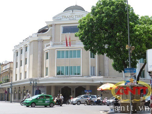 Tràng Tiền Plaza.