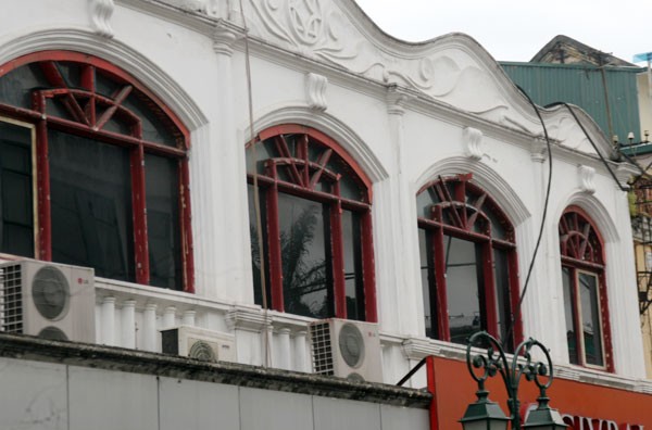 Biệt thự hoành tráng, đất vàng hoang tàn ven hồ Hoàn Kiếm ảnh 3