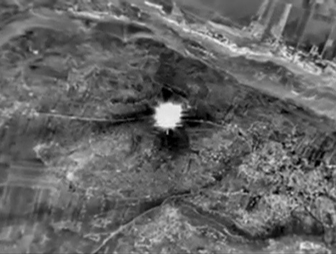 Một địa điểm ở Syria bị máy bay Nga đánh bom - Ảnh: Reuters Một địa điểm ở Syria bị máy bay Nga đánh bom - Ảnh: Reuters