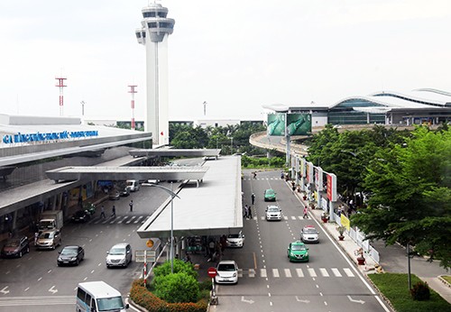 Tân Sơn Nhất bị website Sleeping in Airports xếp hạng là một trong những sân bay tệ nhất châu Á. Ảnh: Hữu Công Tân Sơn Nhất bị website Sleeping in Airports xếp hạng là một trong những sân bay tệ nhất châu Á. Ảnh: Hữu Công