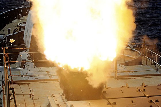 Frigate Đô đốc Grigorovich phóng tên lửa Kalibr-NK