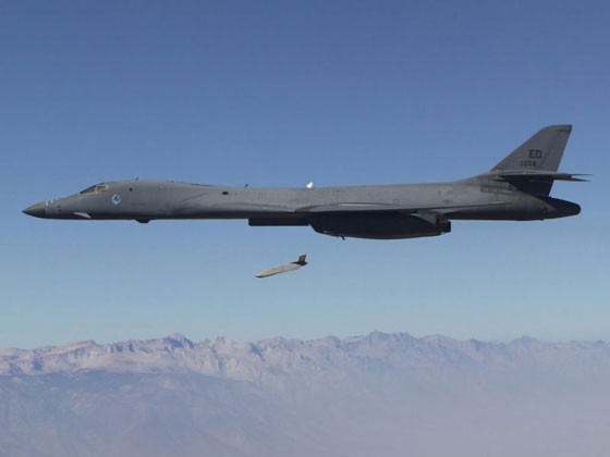 B-1B Lancer phóng LRASM