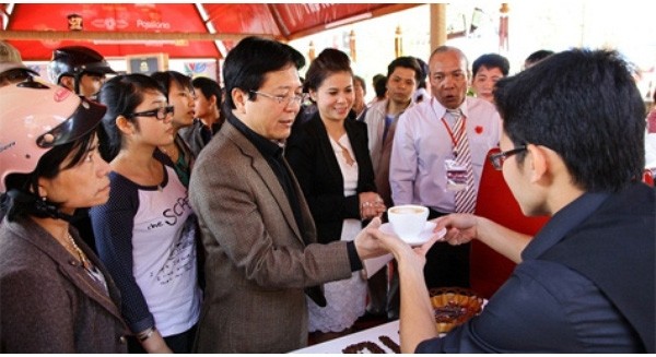 "Đại chiến gia đình" vợ chồng đại gia Đặng Lê Nguyên Vũ ảnh 1