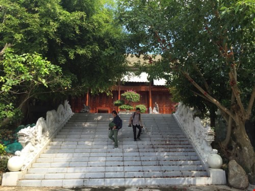 Choáng trước đồ quý trong biệt phủ 100 tỉ của đại gia vàng ở đèo Hải Vân ảnh 7