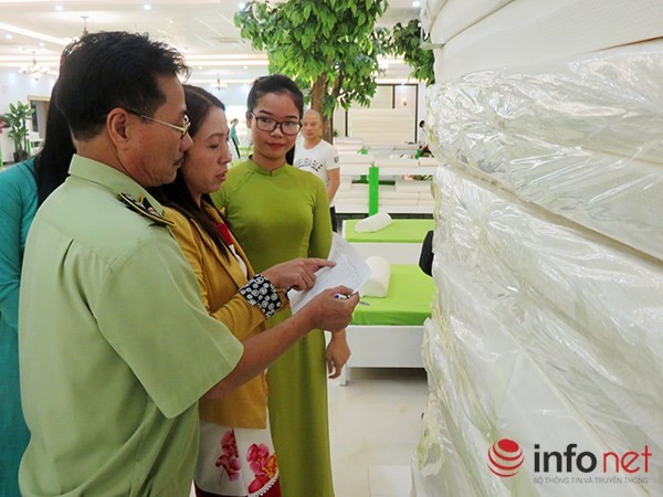 Đà Nẵng: Xử phạt nhiều sai phạm các shop “cấm cửa khách Việt”! ảnh 3