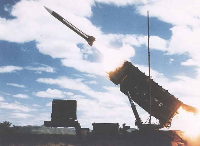 Patriot PAC-2 khai hỏa