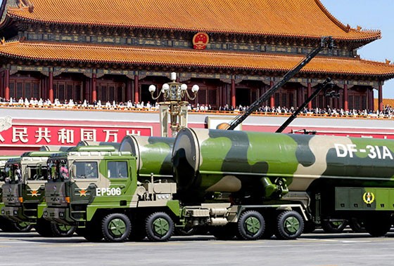 Tên lửa đường đạn xuyên lục địa DF-31 trong cuộc duyệt binh ngày 3/9/2015 (Pan Yulong / Zuma / Global Look)