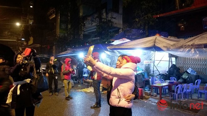 Miền Bắc chìm trong giá rét, tuyết bắt đầu rơi ở Sapa ảnh 12