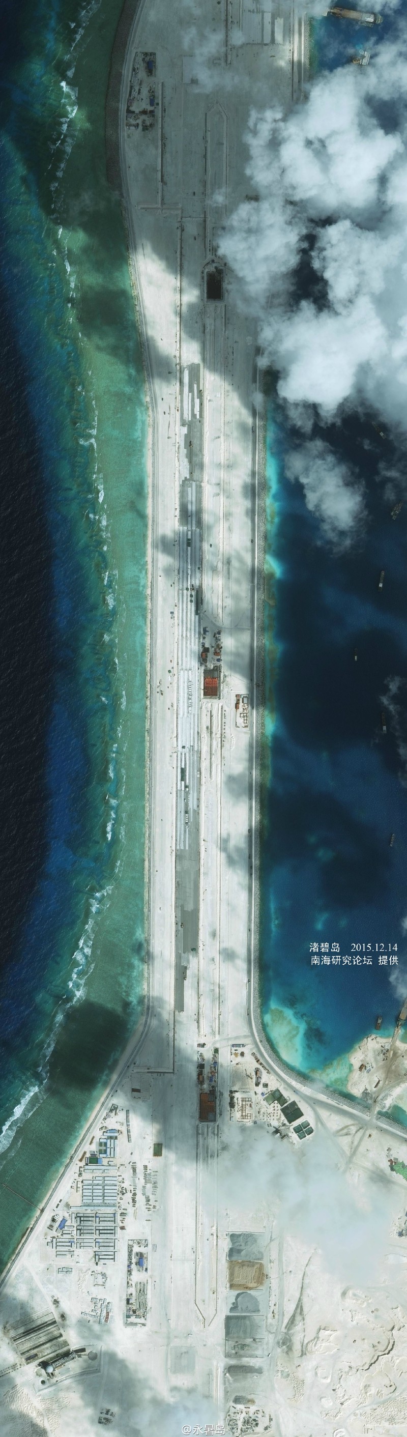 Đá Xu bi đang được Trung Quốc ráo riết bồi lấp, xây dựng thành căn cứ quân sự kiên cố với đường băng dài 3.000m