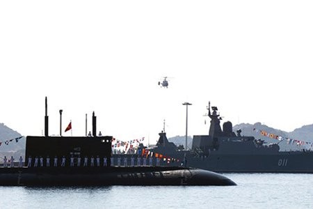 Việt Nam và “át chủ bài” Cam Ranh ở Biển Đông ảnh 1