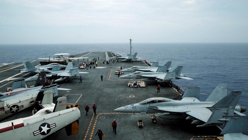 Máy bay trên mẫu hạm Stennis