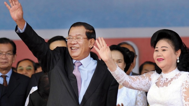 Vợ chông ông Hunsen