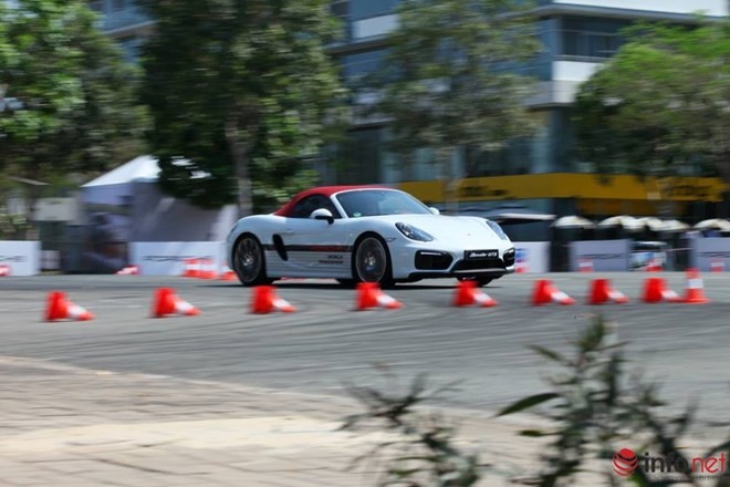 Lái thử siêu xe Porsche tại Việt Nam: Từ sợ hãi đến phấn khích ảnh 13 Lái thử siêu xe Porsche tại Việt Nam: Từ sợ hãi đến phấn khích ảnh 13