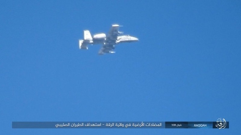 IS đánh bom tự sát và bắn tỉa, người Kurd thiệt hại nặng (video - ảnh) ảnh 1