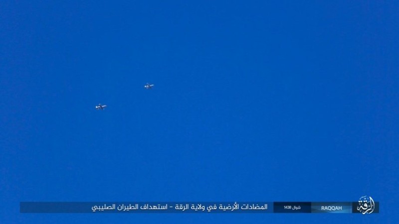 IS đánh bom tự sát và bắn tỉa, người Kurd thiệt hại nặng (video - ảnh) ảnh 4