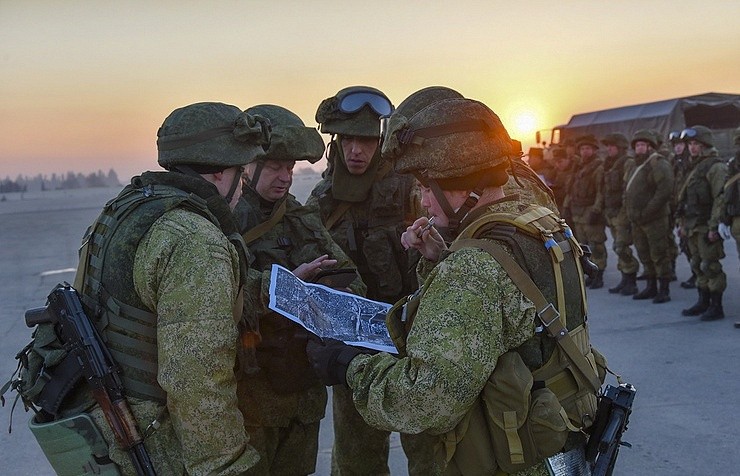 Quân đội Nga trên chiên trường Syria, một công việc cận kề cái chết. Anh minh họa Masdar News