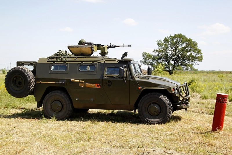 Cận cảnh binh sĩ Nga huấn luyện xạ kích từ súng máy Kord. Ảnh RG Cận cảnh binh sĩ Nga huấn luyện xạ kích từ súng máy Kord. Ảnh RG