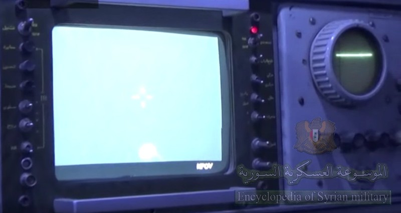 Hệ thống kính quang học quang ảnh nhiệt dành cho radar Fansong -3 tổ hợp tên lửa OSA . Ảnh @Syr_Mil_Wik