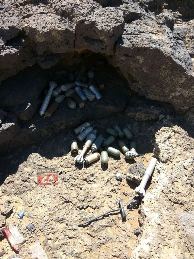 Quân đội Syria chiếm lĩnh các trận địa phòng ngự của IS trên vùng hoang mạc Sweida. Ảnh South Front Quân đội Syria chiếm lĩnh các trận địa phòng ngự của IS trên vùng hoang mạc Sweida. Ảnh South Front