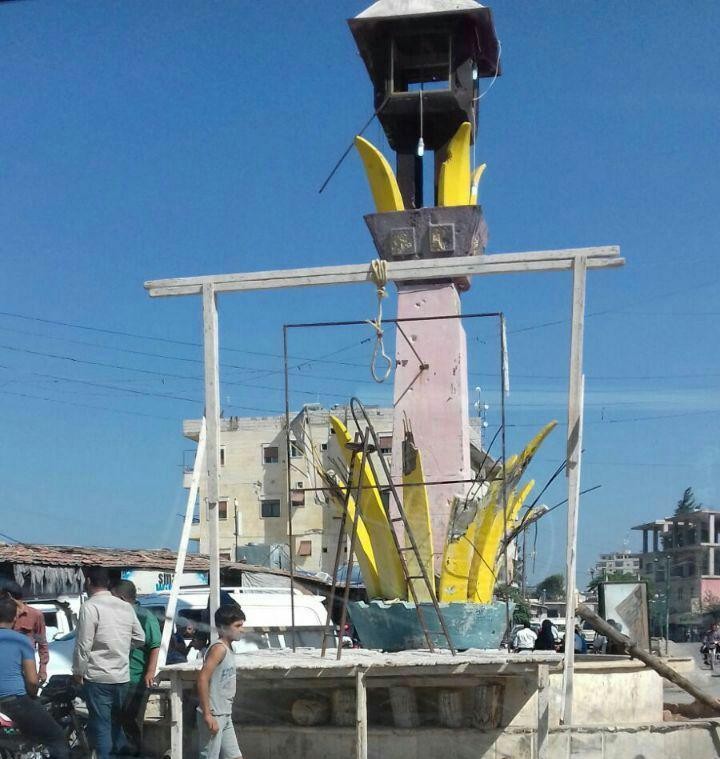 Giá treo cổ của lực lượng Hồi giáo cực đoan ở Idlib, chuẩn bị cho cuộc hành quyết tập thể những dân thường muốn hòa bình. Ảnh South Front