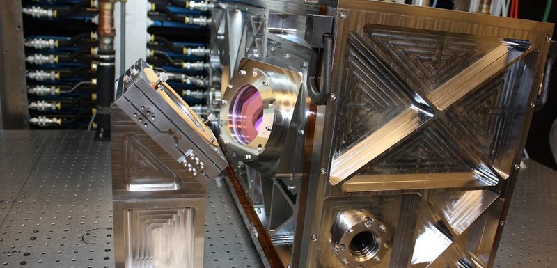 Hệ thống quang học đầu phát laser. Ảnh Defence-Blog