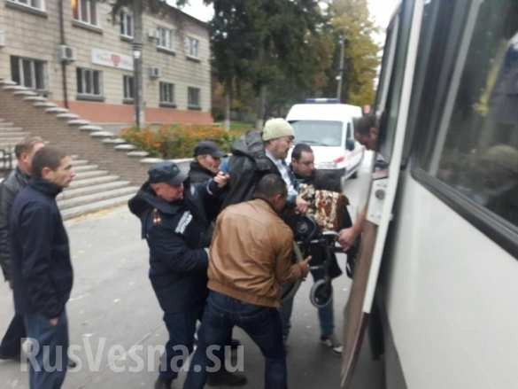 Chính quyền địa phương Chernihov di tản người dân trong khu vực thảm họa. Ảnh minh họa: Rusvesna.