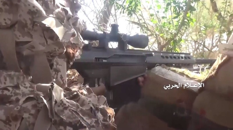 Súng bắn tỉa hiện đại Barrett M82, do Houthi chu chiến lợi phẩm và sử dụng tấn công liên minh quân sự Ả rập Xê út. Ảnh tài khoản Yemen Observer Súng bắn tỉa hiện đại Barrett M82, do Houthi chu chiến lợi phẩm và sử dụng tấn công liên minh quân sự Ả rập Xê út. Ảnh tài khoản Yemen Observer