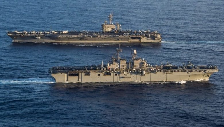 Tàu sân bay lớp Nimitz và tàu đổ bộ Wasp của Hải quân Mỹ. Ảnh: Military Watch Magazine.