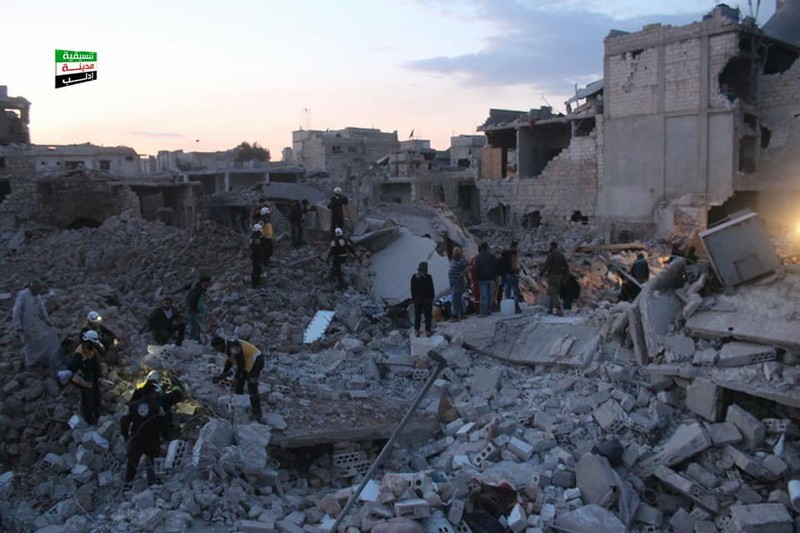 Không quân Nga, Syria không kích dữ dội một số địa bàn do lực lượng Hồi giáo cực đoan kiểm soát ở Idlib. Ảnh: tài khoản Twitter Qalaat Al-Mudiq ủng hộ phe đối lập .