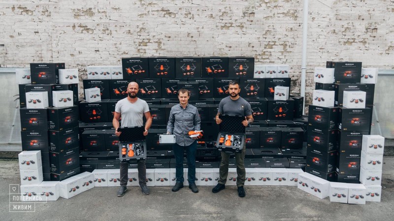 Tổ chức Come Back Alive Foundation đã chi hơn 75 triệu hryvnias mua 382 máy bay không người lái cho quân nhân Ukraine. Ảnh mil.in.ua Tổ chức Come Back Alive Foundation đã chi hơn 75 triệu hryvnias mua 382 máy bay không người lái cho quân nhân Ukraine. Ảnh mil.in.ua