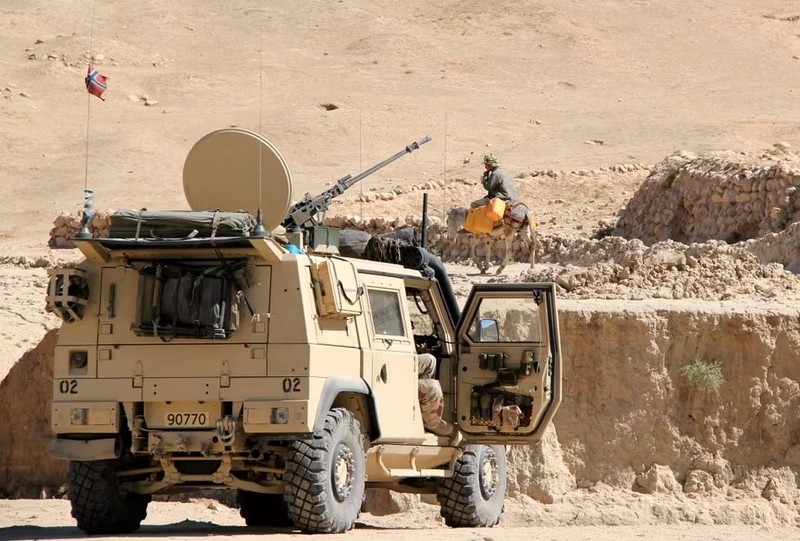 Na Uy viện trợ xe bọc thép Iveco LMV – SUV quân sự cho quân đội Ukraine. Ảnh mil.in.ua.