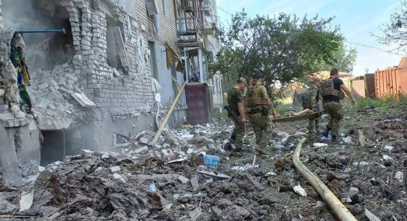 Những bức ảnh truyền thông Nga cho thấy vị trí trụ sở của đơn vị PMC Wagner bị tên lửa HIMARS của Ukraine đánh trúng. Ảnh mil,in.ua