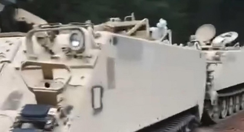 Xe thiết giáp M113 trong biên chế trang bị Ukraine. Tháng 8/2022. Ukraine. Ảnh video Yuriy Mysiagin. Xe thiết giáp M113 trong biên chế trang bị Ukraine. Tháng 8/2022. Ukraine. Ảnh video Yuriy Mysiagin.