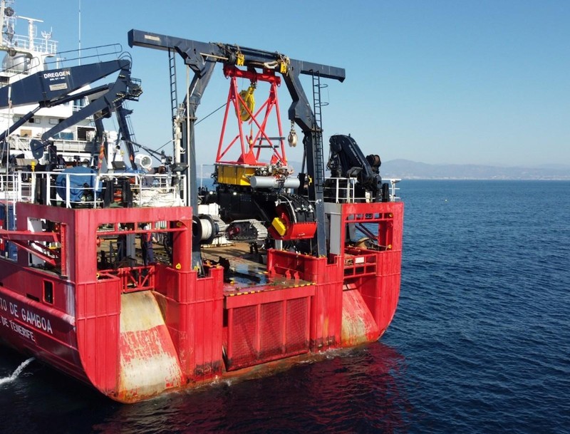 Apollo 2 được hạ xuống biển. Ảnh Đại học Công nghệ Delft