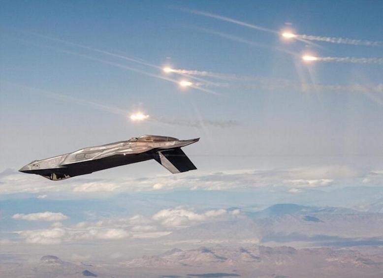Máy bay chiến đấu tàng hình F-35 thả pháo sáng thử nghiệm. Ảnh: Tin tức Tham khảo, Trung Quốc.