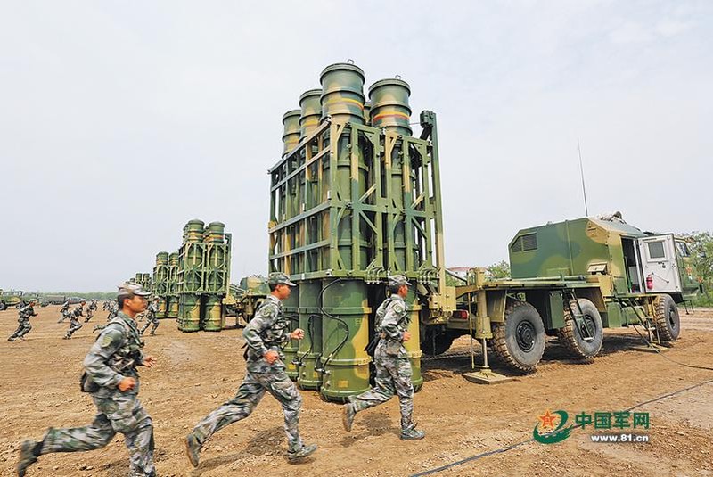 Tên lửa phòng không tầm trung HQ-16 Trung Quốc. Ảnh: Sina/81.cn