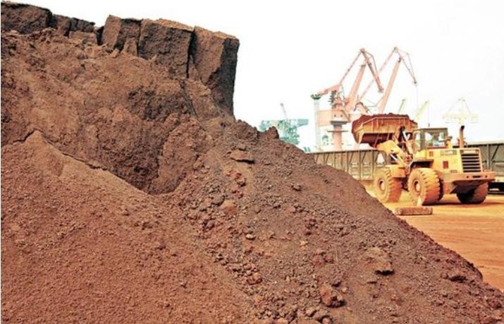 Khai thác đất hiếm. Ảnh: Chinadaily