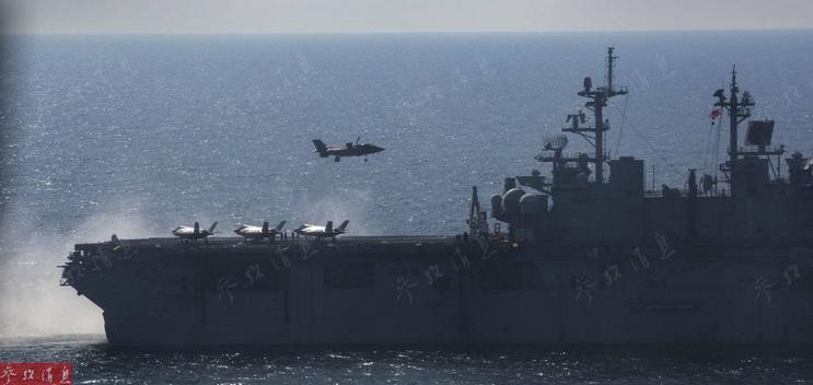 Máy bay chiến đấu F-35B hạ cánh thẳng đứng trên đường băng tàu sân bay (ảnh tư liệu)