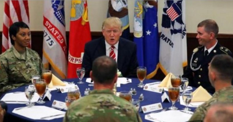 Tổng thống Mỹ Donald Trump thăm Trụ sở Bộ Tư lệnh Trung tâm Mỹ. Ảnh: Cankao