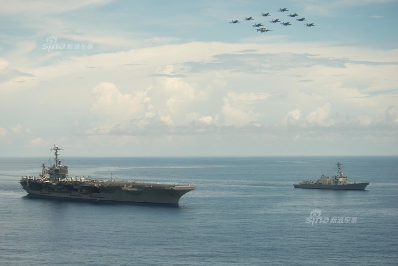 Cụm tấn công tàu sân bay USS John C. Stennis, Hải quân Mỹ trên Biển Đông ngày 17 tháng 5 năm 2016. Ảnh: Sina