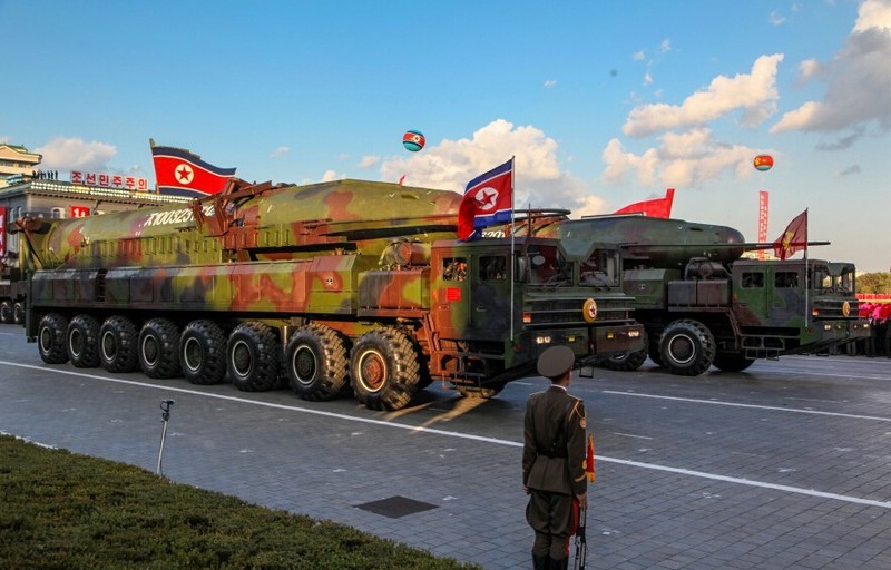 Tên lửa đạn đạo xuyên lục địa KN08 của Triều Tiên. Ảnh: Thời báo Hoàn Cầu